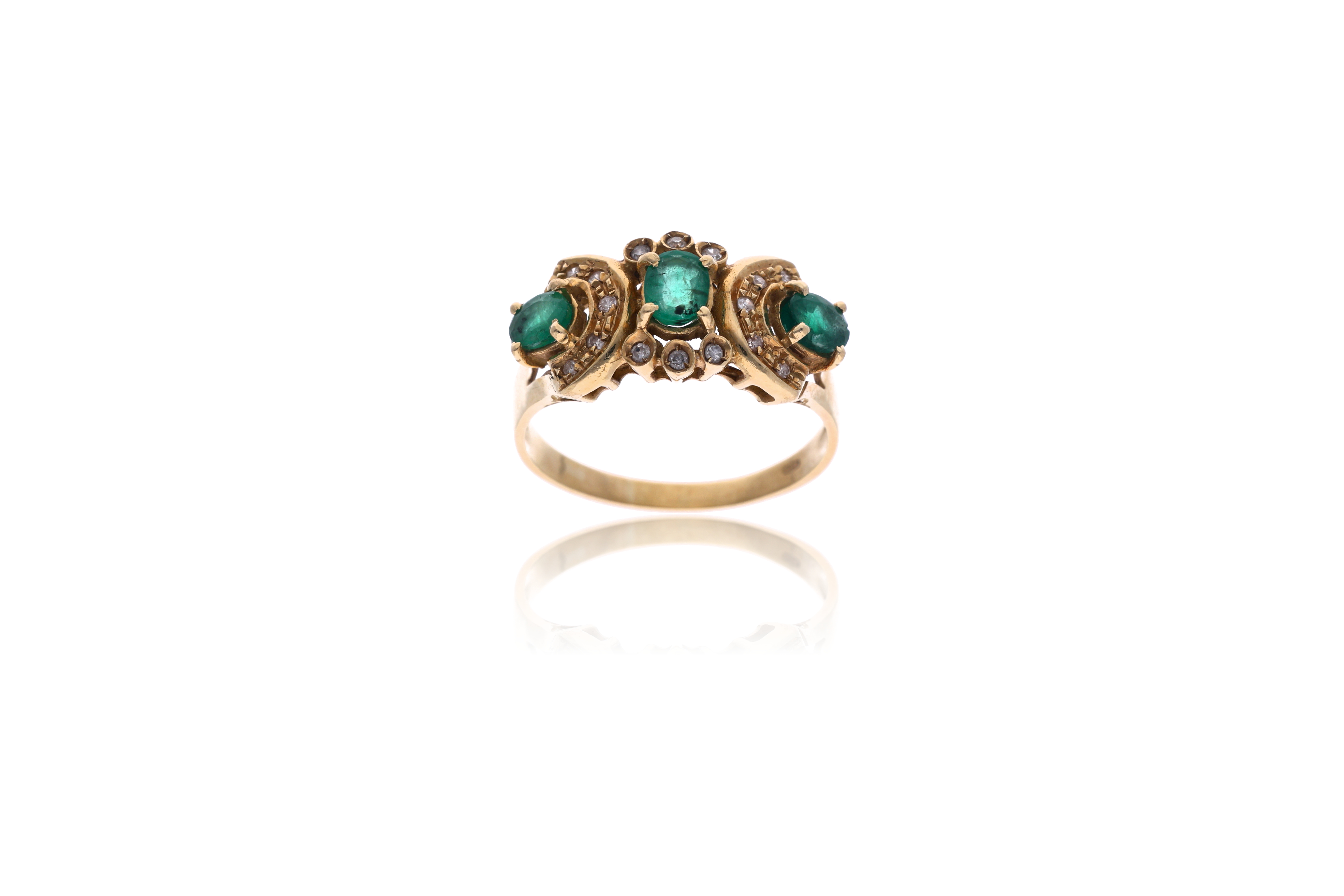 Anello con diamanti e smeraldi - Asta Preziosi