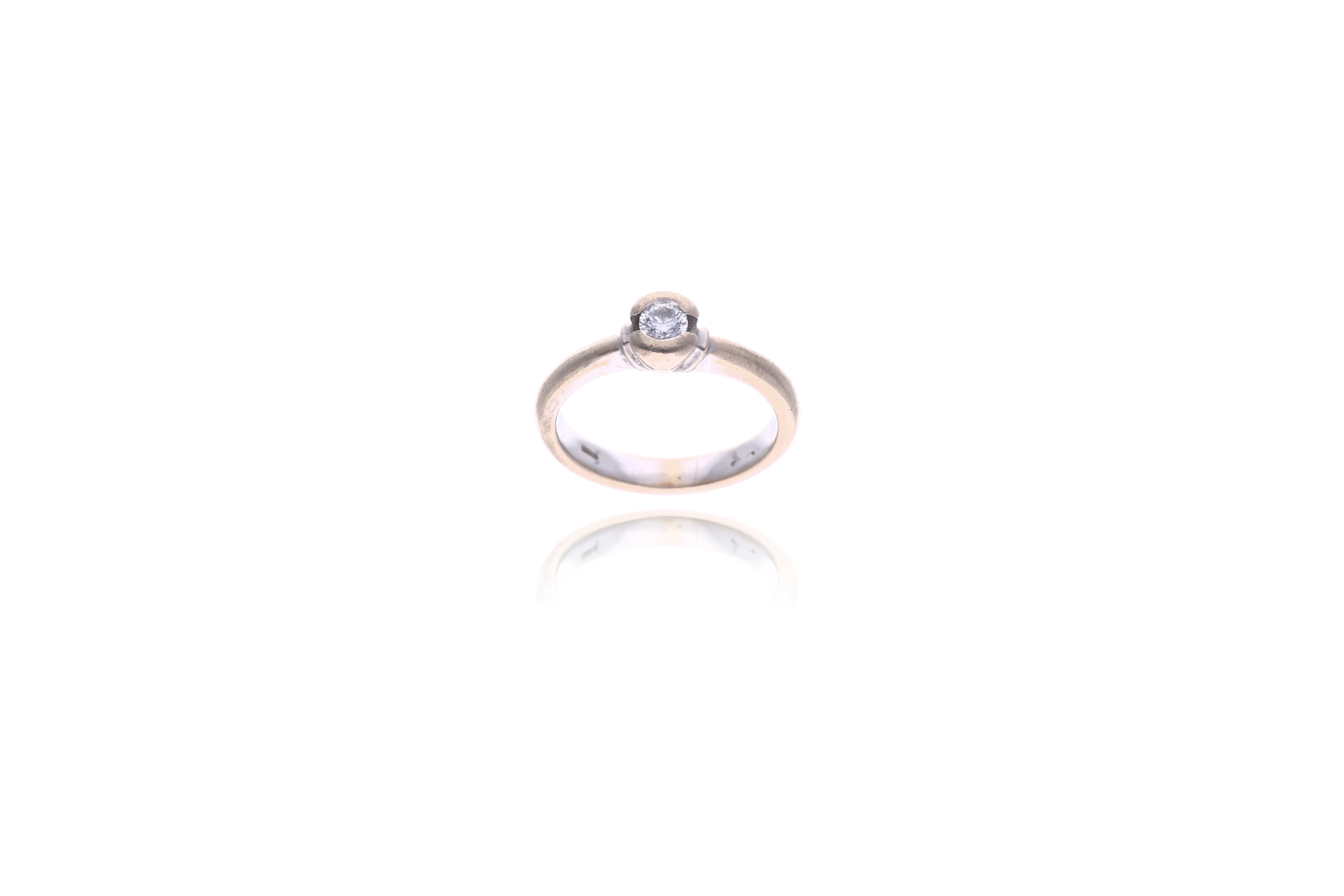 Anello in oro, con diamante - Asta Preziosi