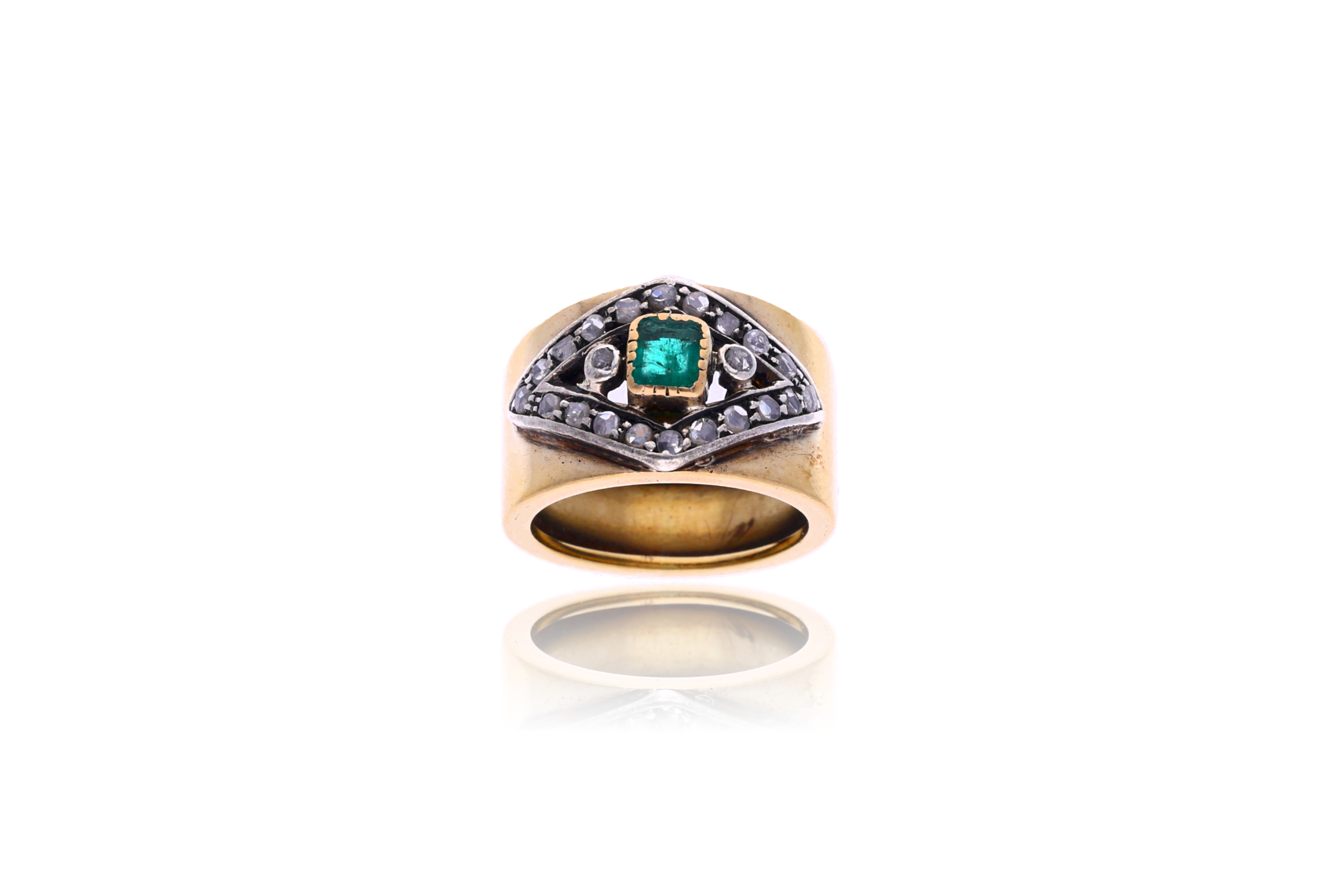 Anello in oro, diamanti e smeraldo - Asta Preziosi