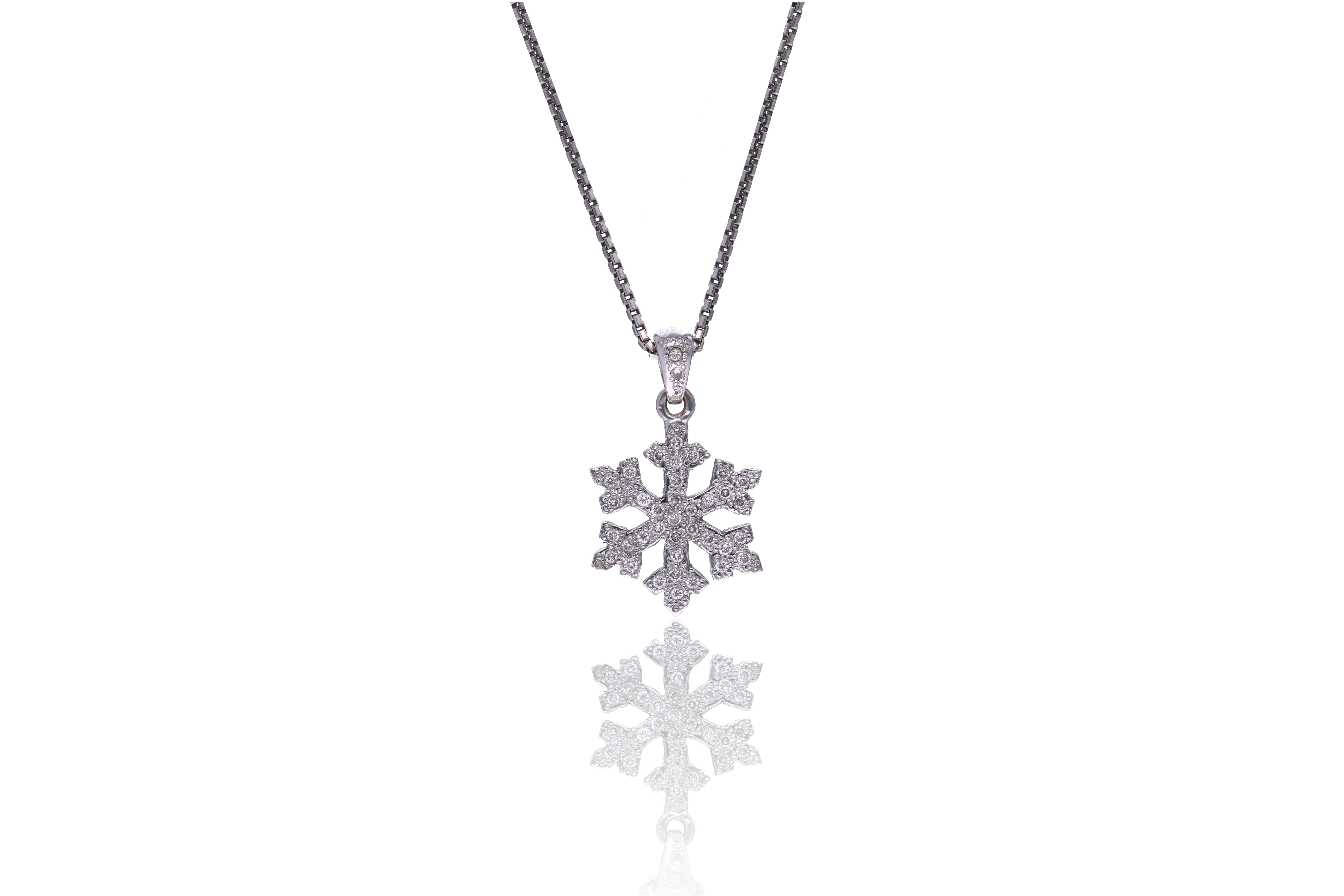 Collana e ciondolo con diamanti - Asta Preziosi