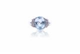 Anello con diamanti e acquamarina - Asta Preziosi Anello con diamanti e acquamarina - Asta Preziosi