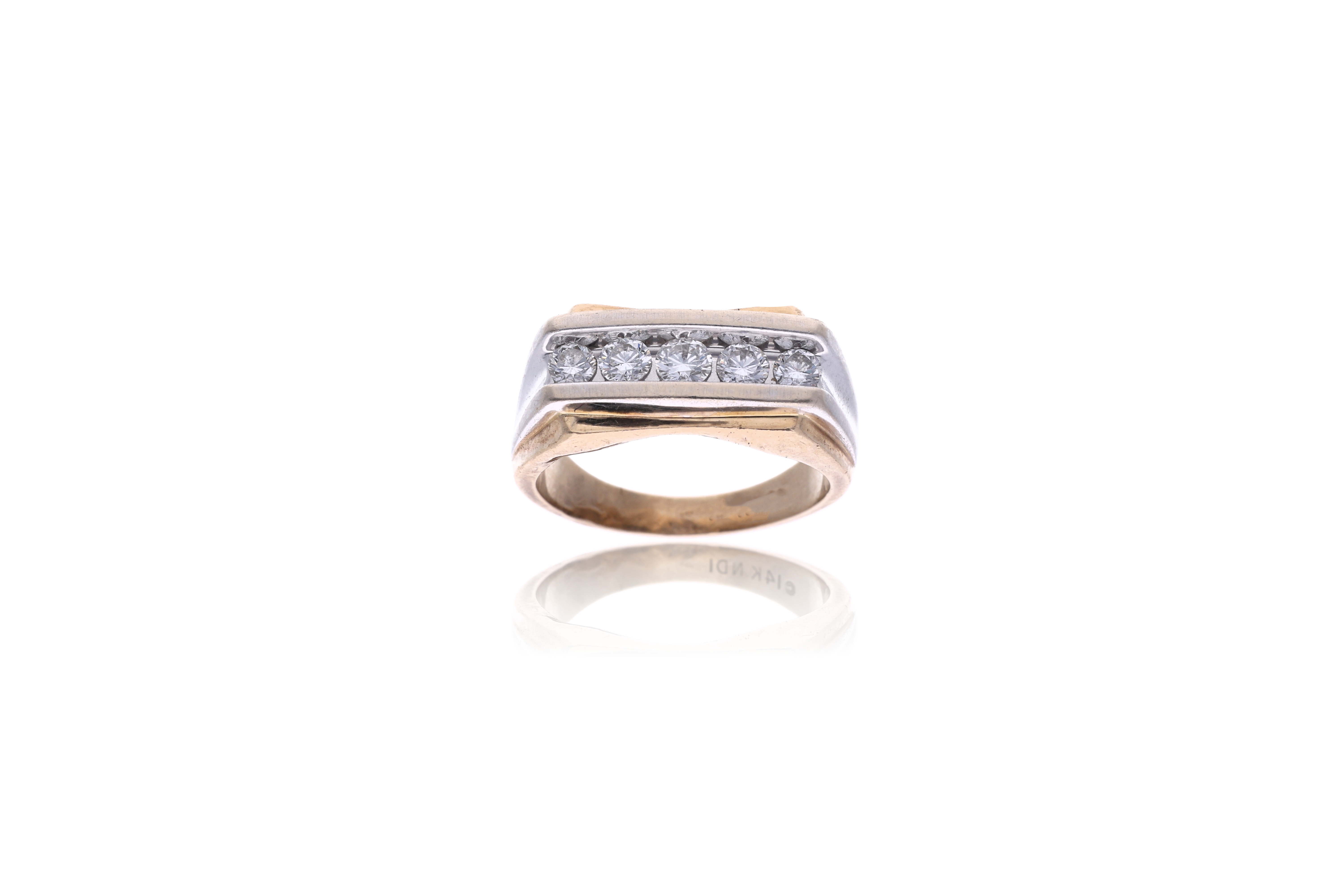Anello in oro, diamanti - Asta Preziosi
