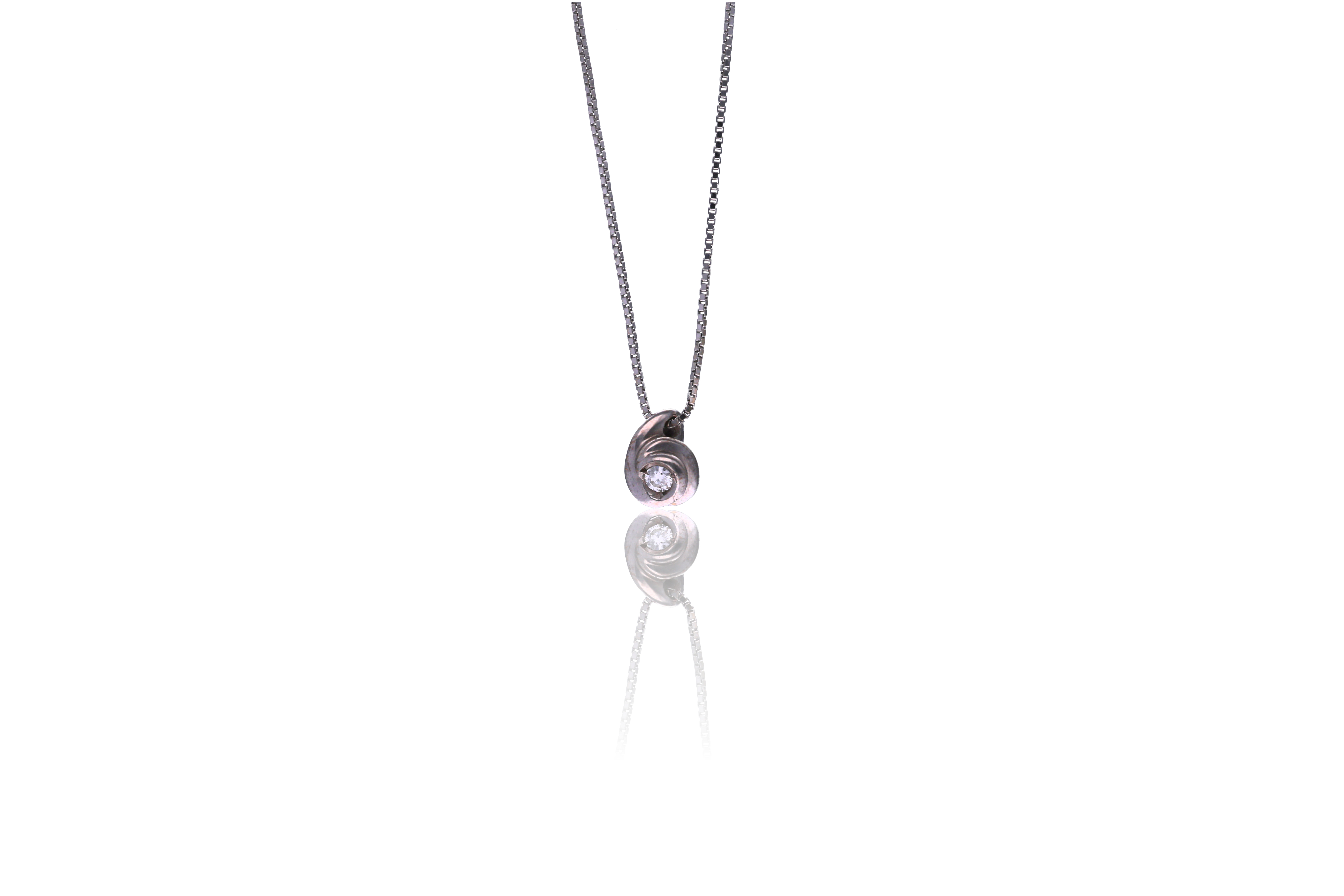 Collana punto luce con diamante - Asta Preziosi