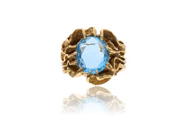 Anello in oro, con topazio azzurro - Asta Preziosi