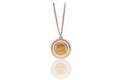 Collana, ciondolo con sterlina, in oro - Asta Preziosi Collana, ciondolo con sterlina, in oro - Asta Preziosi