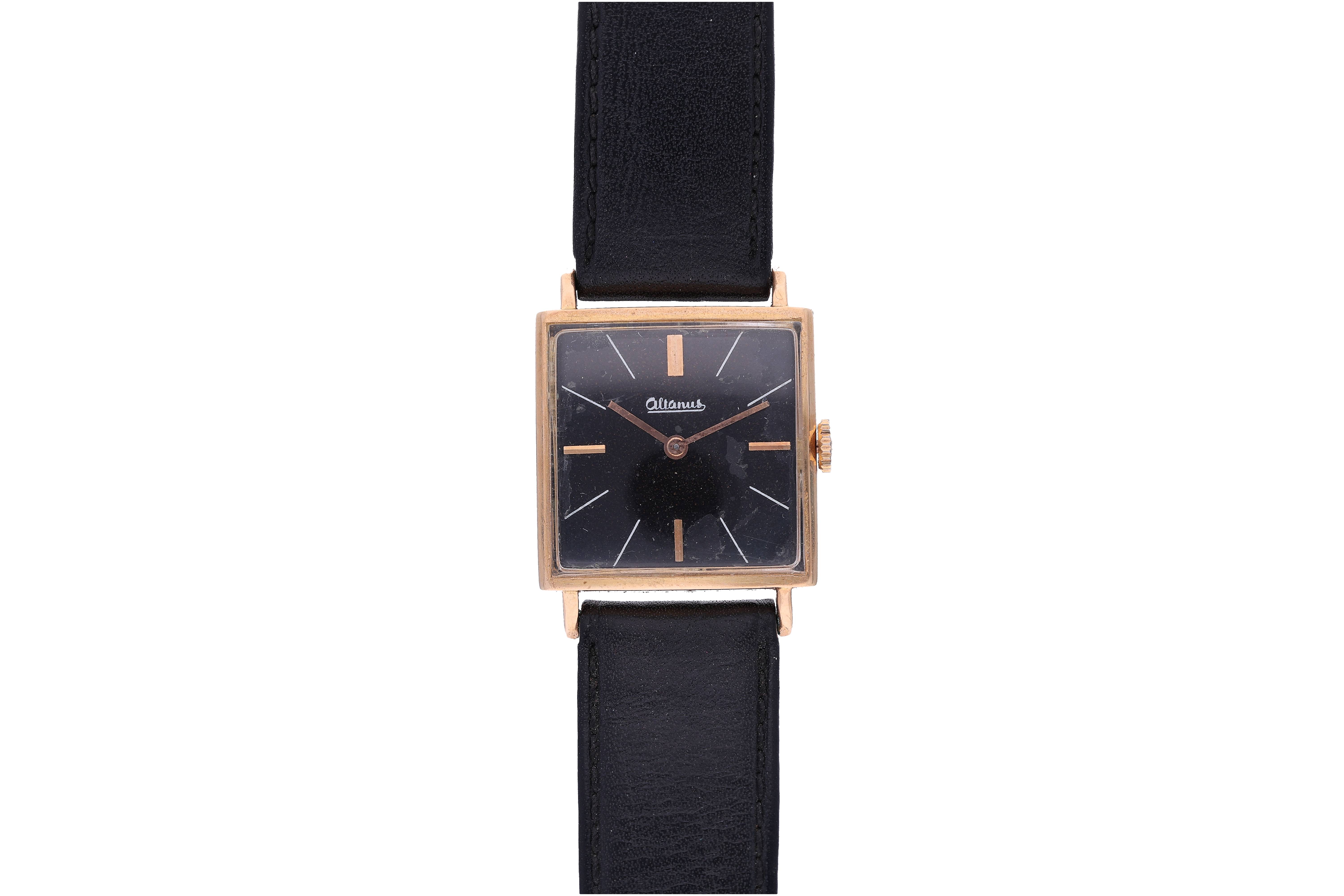 Altanus, orologio in oro - Asta Preziosi
