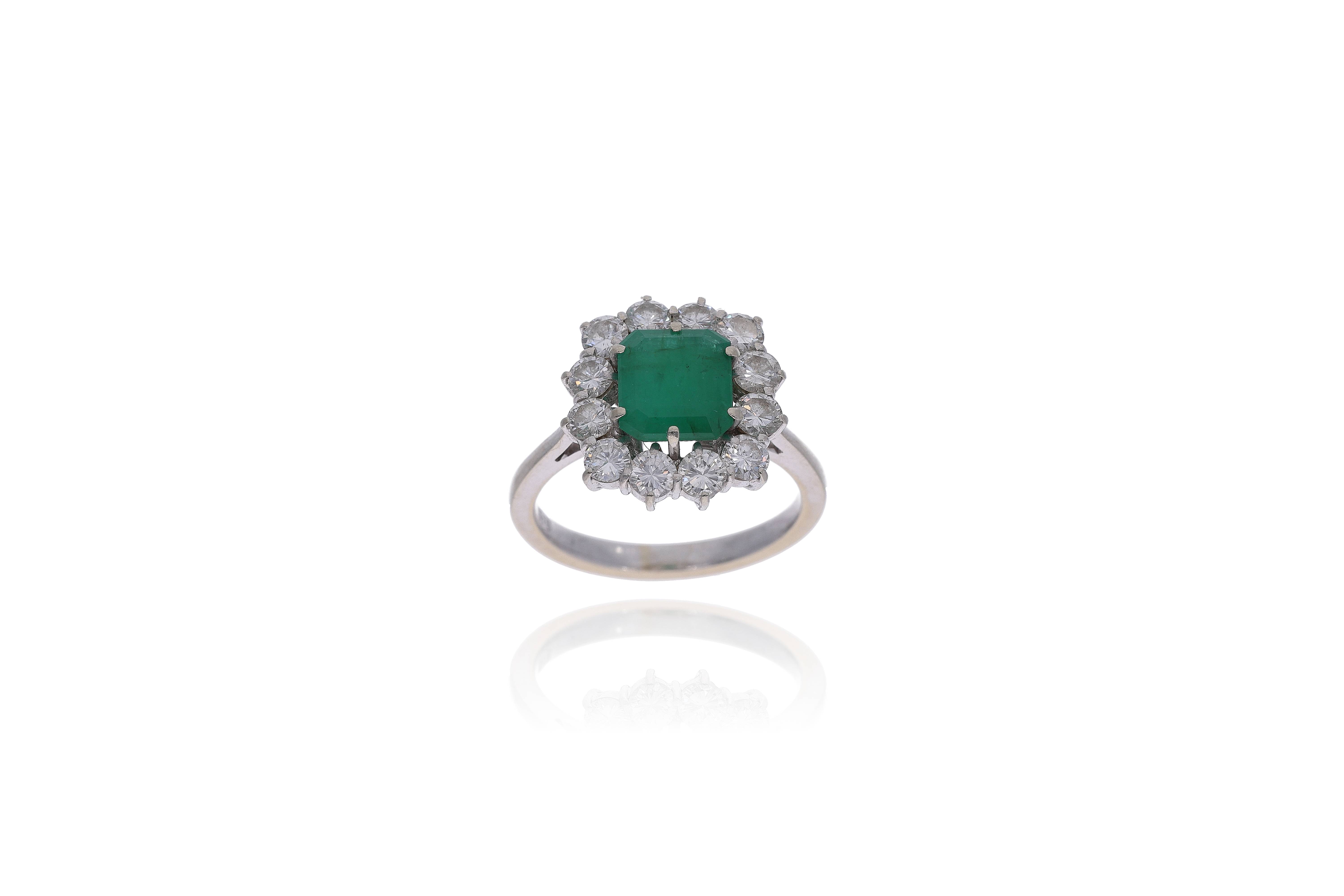 Anello con diamanti e smeraldo - Asta Preziosi