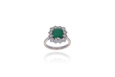 Anello con diamanti e smeraldo - Asta Preziosi Anello con diamanti e smeraldo - Asta Preziosi