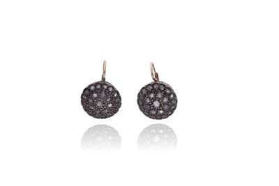 Parure composta da anello e paio di orecchini con diamanti - Asta Preziosi Parure composta da anello e paio di orecchini con diamanti - Asta Preziosi