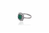 Anello con diamanti e smeraldo - Asta Preziosi Anello con diamanti e smeraldo - Asta Preziosi