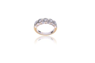 Anello con diamanti - Asta Preziosi