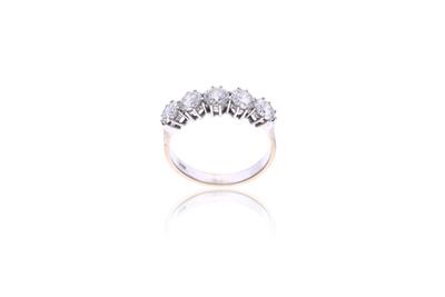 Anello con diamanti - Asta Preziosi