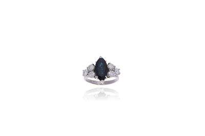 Anello con diamanti e zaffiro - Asta Preziosi