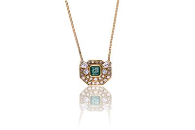 Collana con smeraldo e diamanti - Asta Preziosi