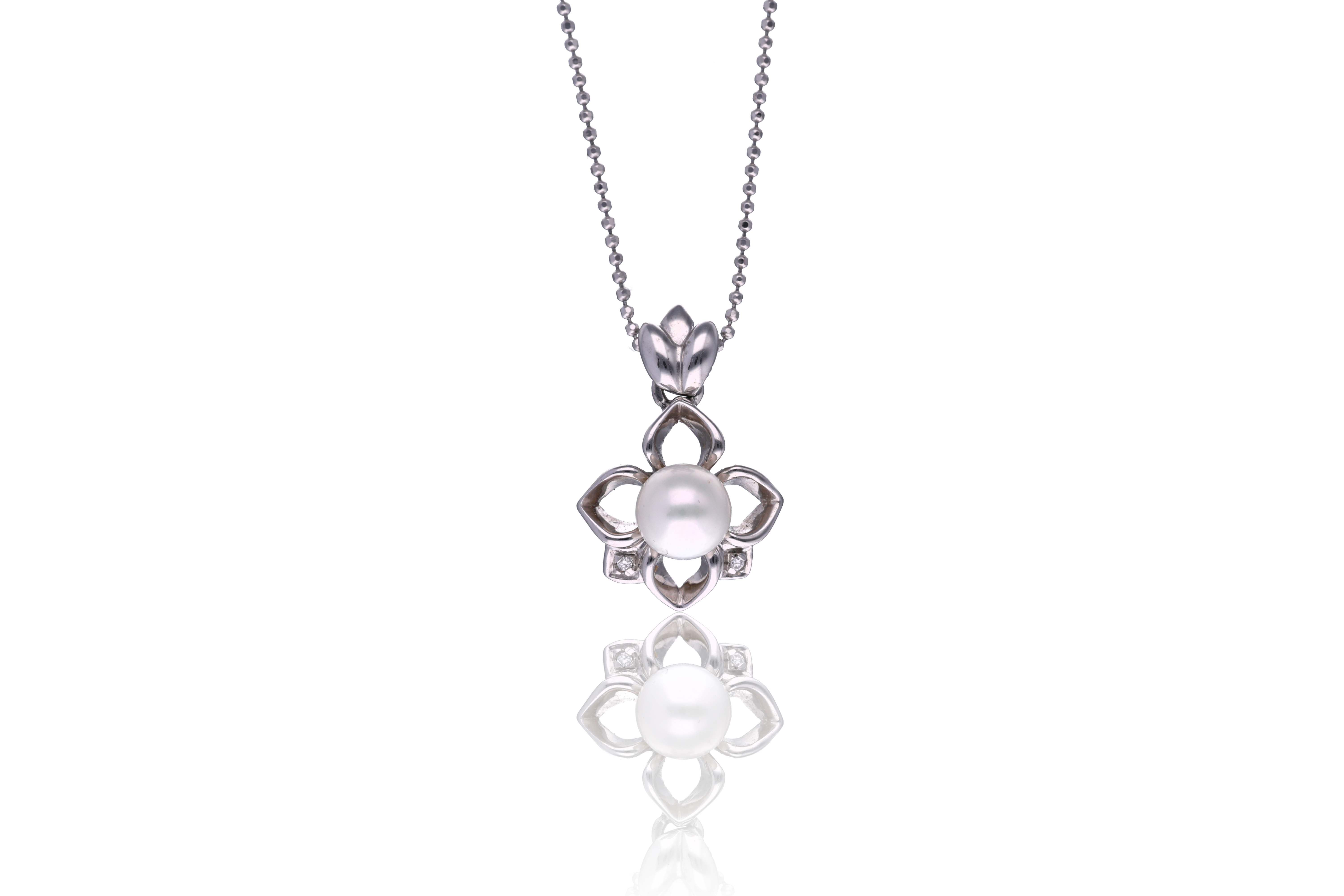 Collana e ciondolo con perla e diamanti - Asta Preziosi