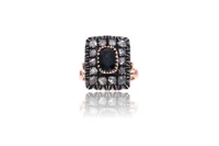 Anello con diamanti e zaffiro - Asta Preziosi Anello con diamanti e zaffiro - Asta Preziosi