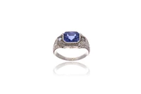 Anello con pietra e diamanti - Asta Preziosi Anello con pietra e diamanti - Asta Preziosi