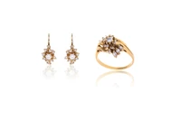 Demi-parure: anello e paio di orecchini con diamanti - Asta Preziosi Demi-parure: anello e paio di orecchini con diamanti - Asta Preziosi