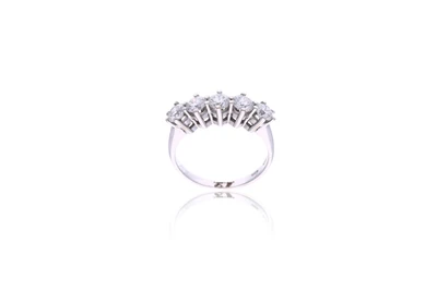 Anello con diamanti e pietra - Asta Preziosi Anello con diamanti e pietra - Asta Preziosi