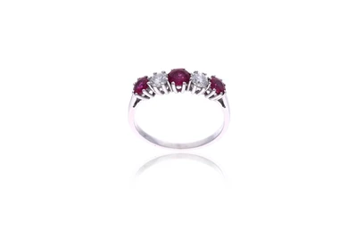 Anello con diamanti e rubini - Asta Preziosi Anello con diamanti e rubini - Asta Preziosi
