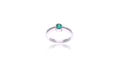 Anello con diamanti e smeraldo - Asta Preziosi