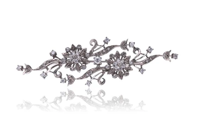 Spilla con diamanti - Asta Preziosi