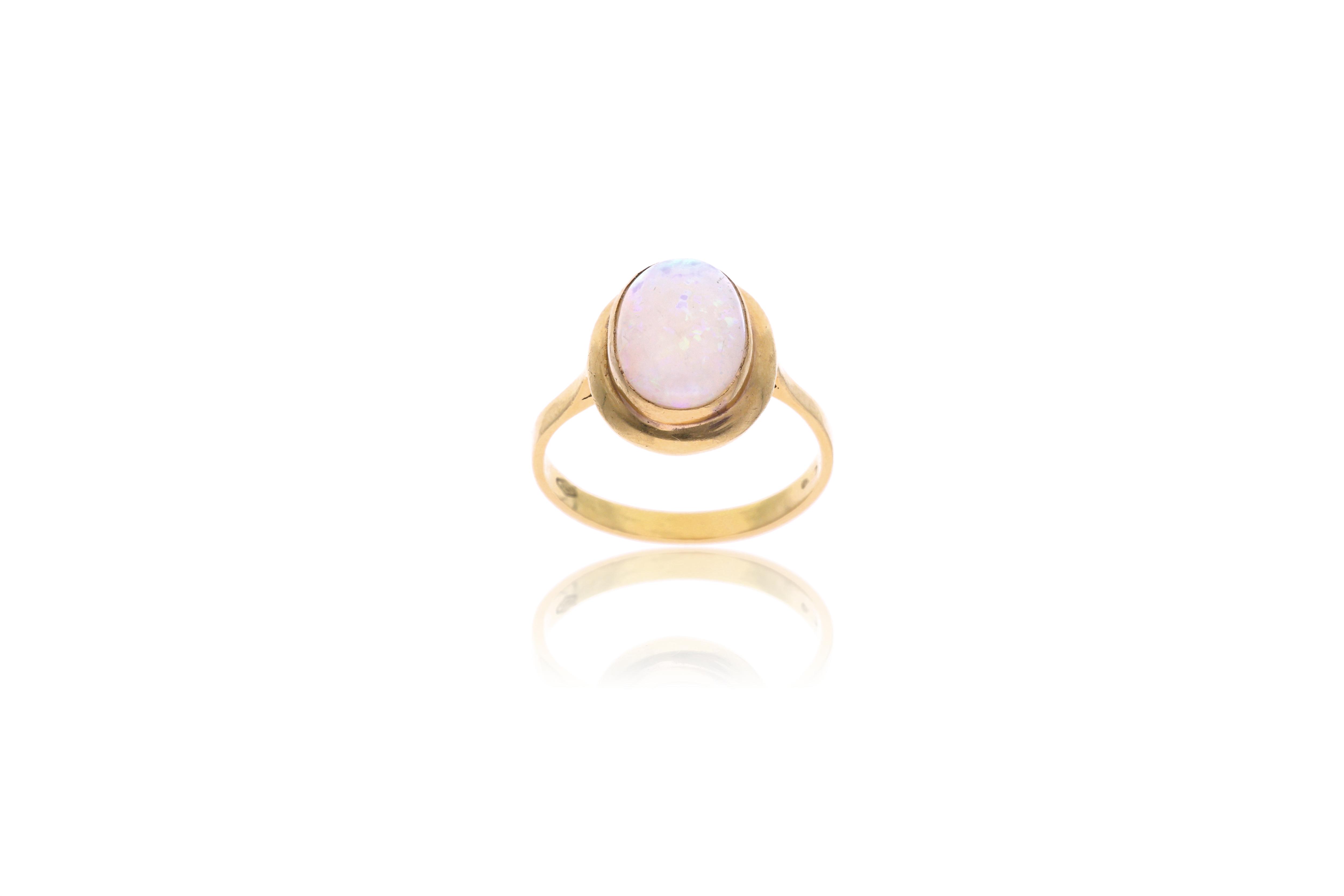 Anello con opale nobile - Asta Preziosi