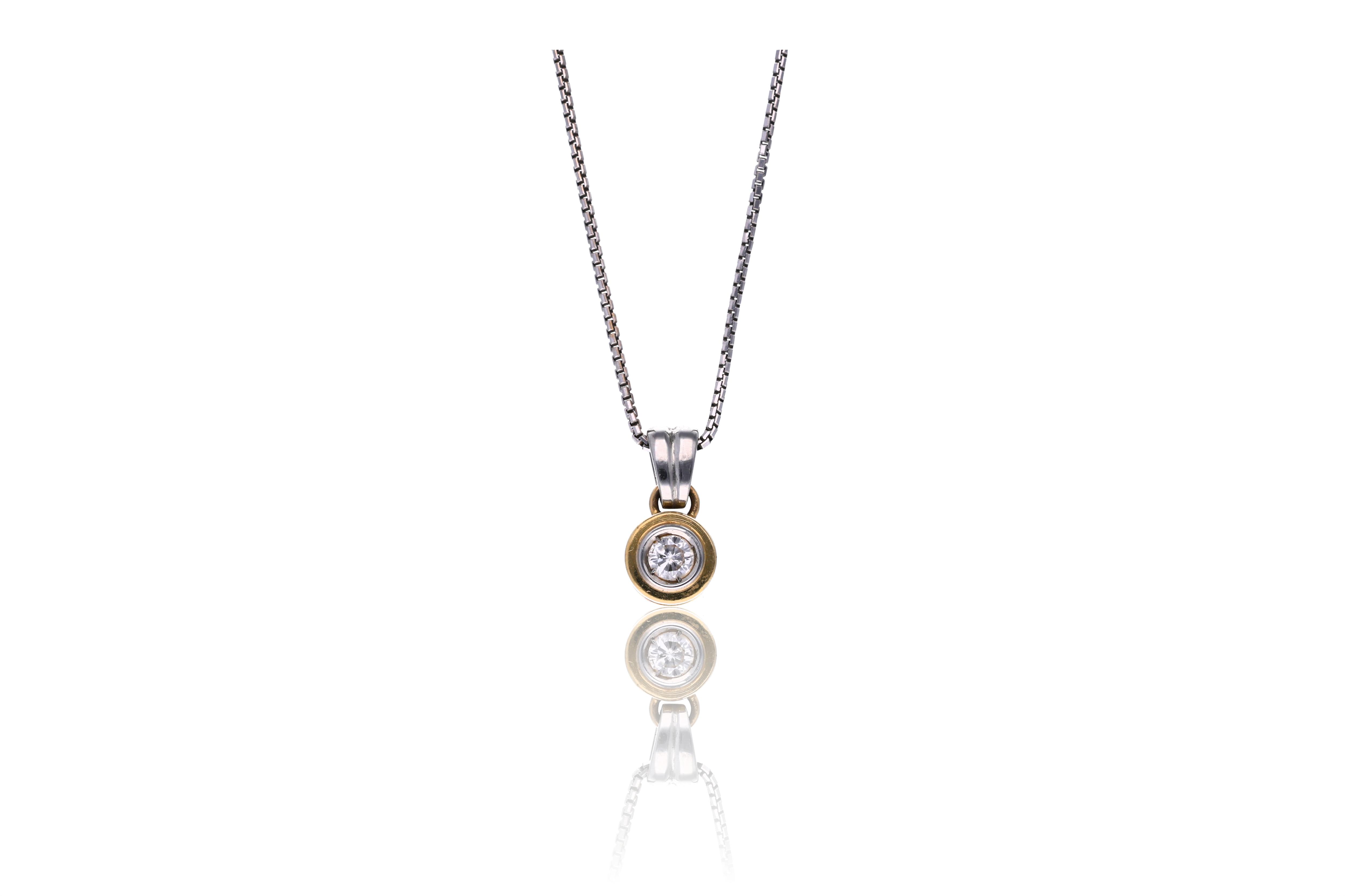 Collana e ciondolo punto luce con diamante - Asta Preziosi