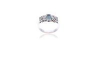 Anello con diamanti e pietra - Asta Tesoro Anello con diamanti e pietra - Asta Tesoro