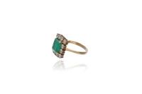 Anello con diamanti e smeraldo - Asta Tesoro Anello con diamanti e smeraldo - Asta Tesoro