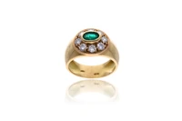 Anello con smeraldo e diamanti - Asta Tesoro