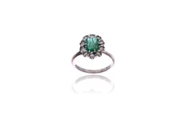 Anello con smeraldo e diamanti - Asta Tesoro Anello con smeraldo e diamanti - Asta Tesoro