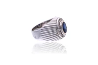 Anello con zaffiro e diamanti - Asta Tesoro Anello con zaffiro e diamanti - Asta Tesoro