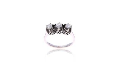 Anello con diamanti - Asta Tesoro