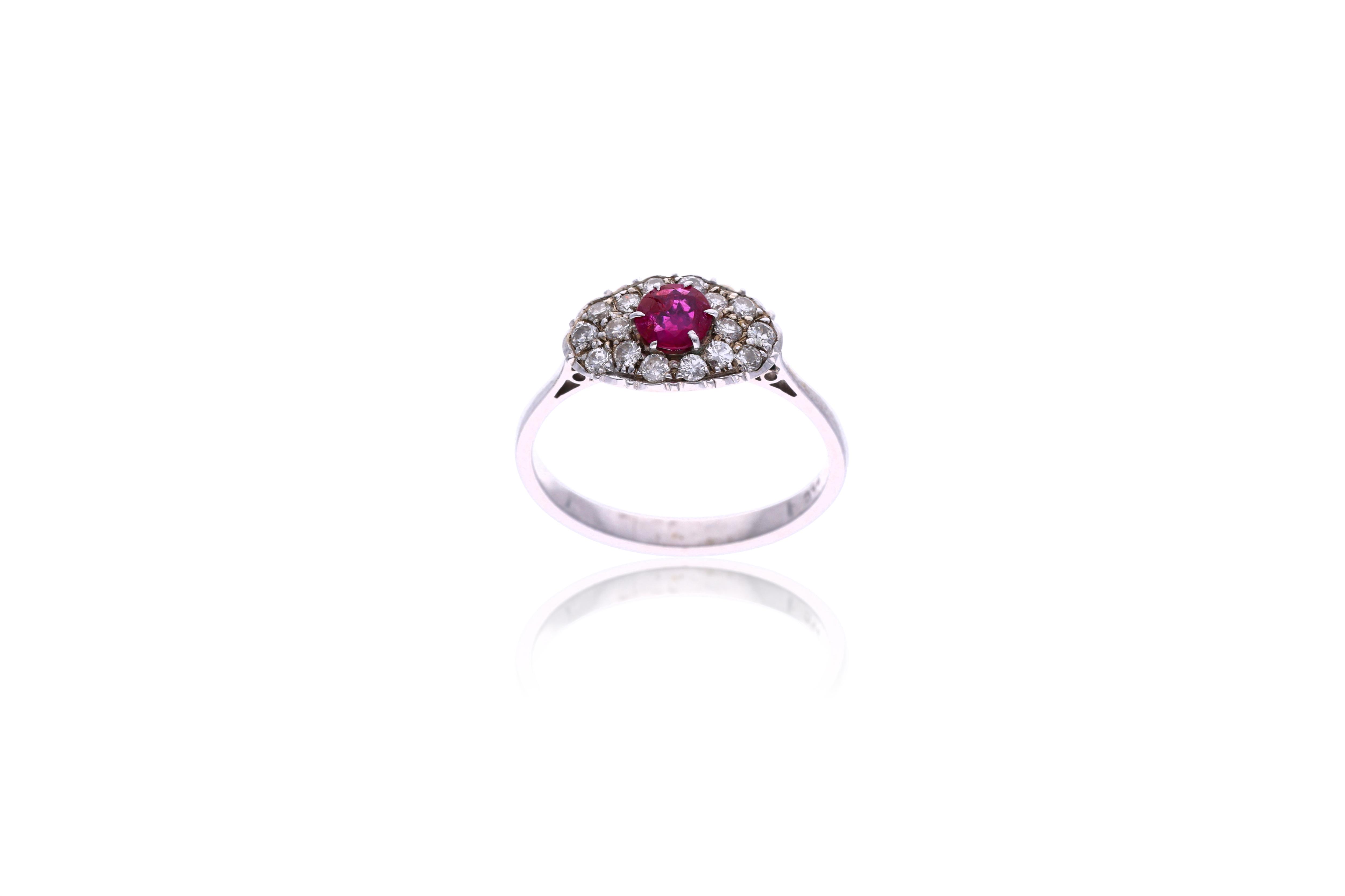 Anello con rubino e diamanti - Asta Tesoro