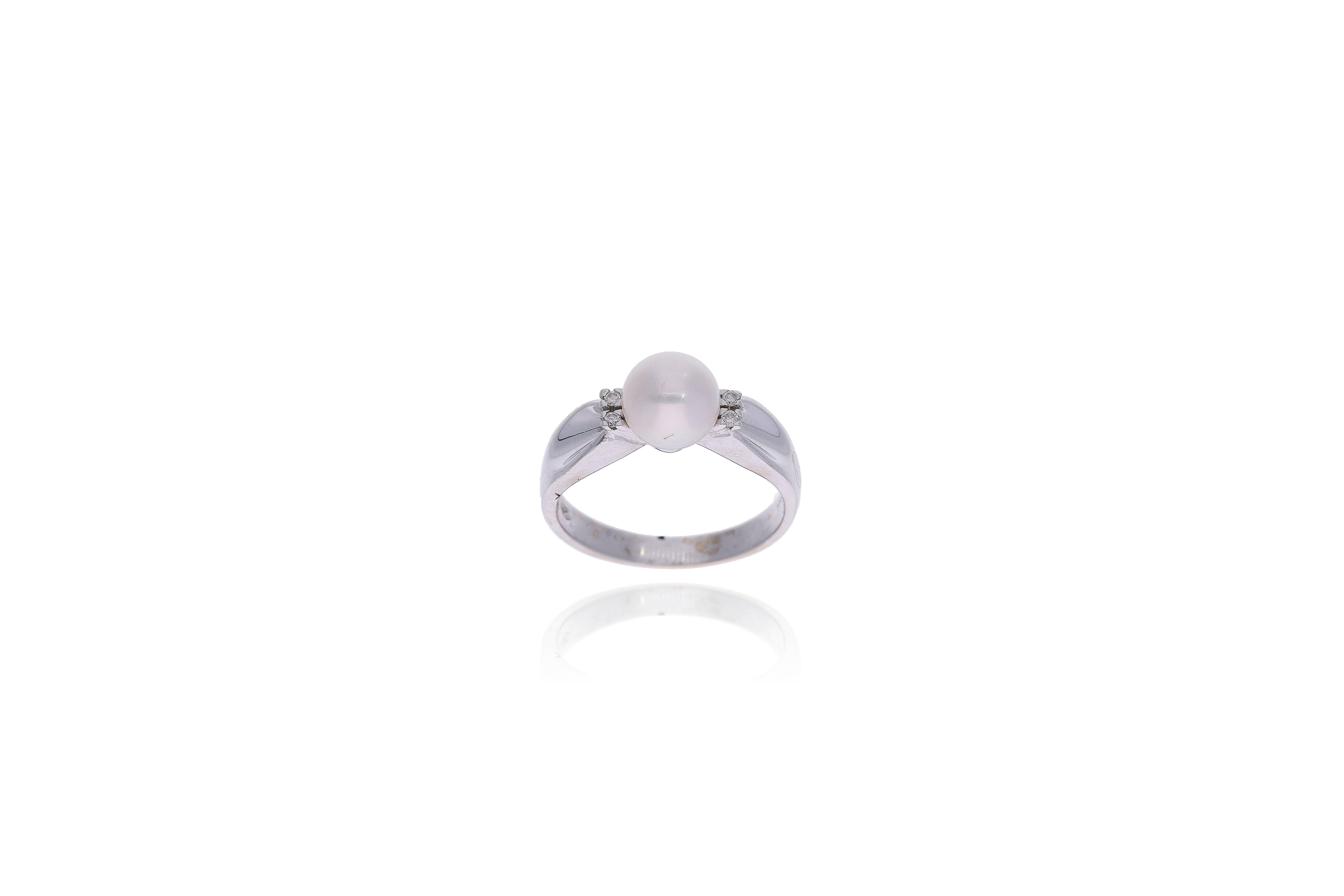 Damiani, anello con perle coltivata e diamanti - Asta Tesoro