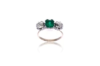 Anello con smeraldo e diamanti - Asta Preziosi Anello con smeraldo e diamanti - Asta Preziosi