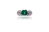 Anello con smeraldo e diamanti - Asta Preziosi Anello con smeraldo e diamanti - Asta Preziosi