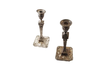 Coppia di candelieri in argento - Asta Preziosi Coppia di candelieri in argento - Asta Preziosi