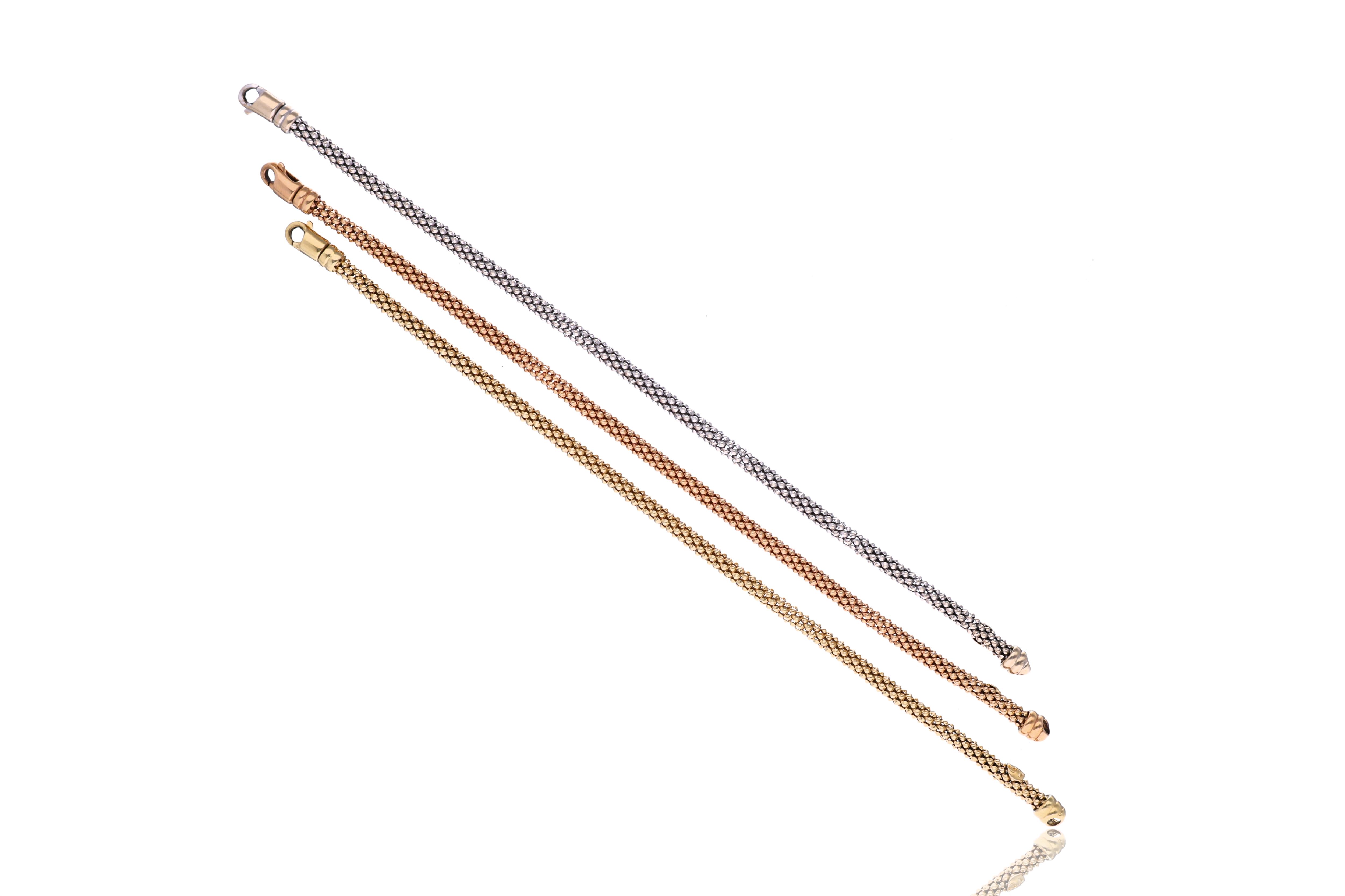 Tre bracciali in oro - Asta Preziosi