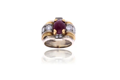 Anello con diamanti e rubino cabochon - Asta Preziosi