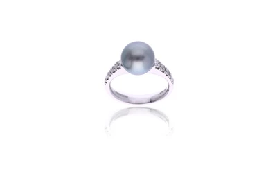Bertani & Co, anello con perla e diamanti - Asta Preziosi Bertani & Co, anello con perla e diamanti - Asta Preziosi
