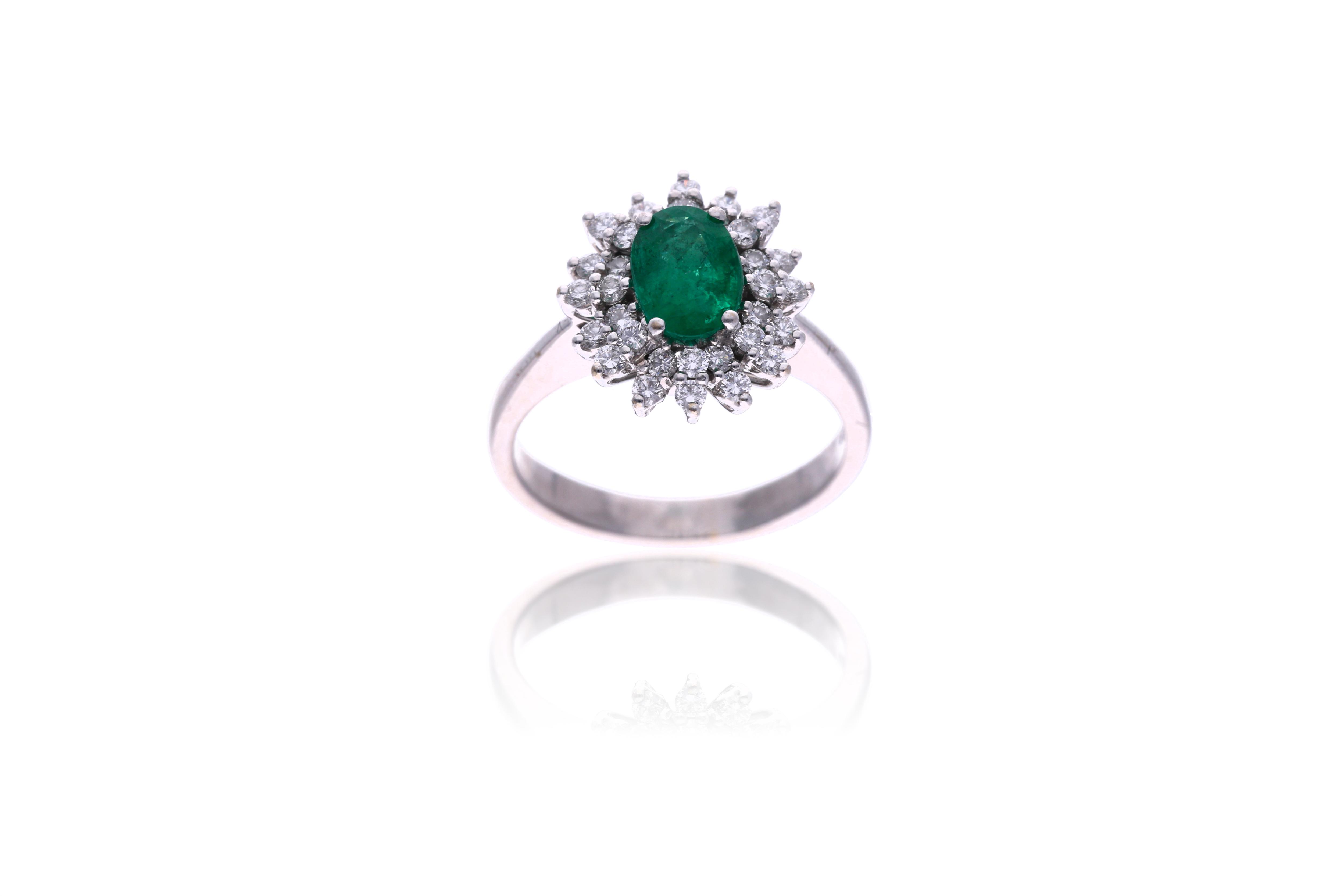 Anello con smeraldo e diamanti, in oro bianco 750 - Asta Preziosi
