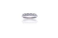Anello con diamanti, in oro bianco - Asta Preziosi Anello con diamanti, in oro bianco - Asta Preziosi