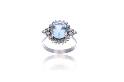 Anello con acquamarina e diamanti - Asta Preziosi