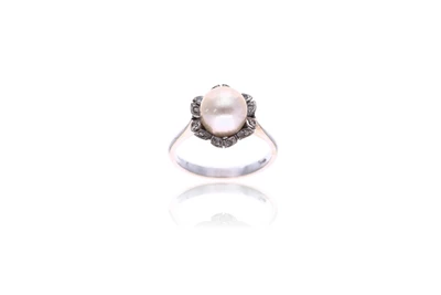 Anello con diamanti e perla - Asta Preziosi Anello con diamanti e perla - Asta Preziosi