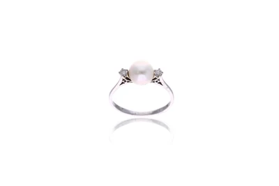 Anello con diamanti e perla - Asta Preziosi Anello con diamanti e perla - Asta Preziosi