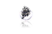 Anello con diamanti e zaffiri - Asta Preziosi Anello con diamanti e zaffiri - Asta Preziosi