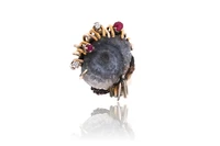Anello con diamanti, rubini e minerale - Asta Preziosi Anello con diamanti, rubini e minerale - Asta Preziosi