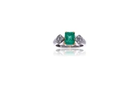 Anello con smeraldo e diamanti - Asta Preziosi Anello con smeraldo e diamanti - Asta Preziosi